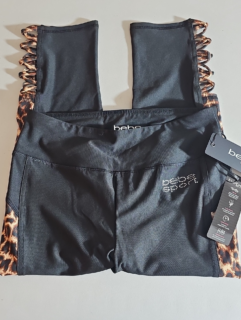 bebe Black Capris with Leopard Side Panels 5BIN B123